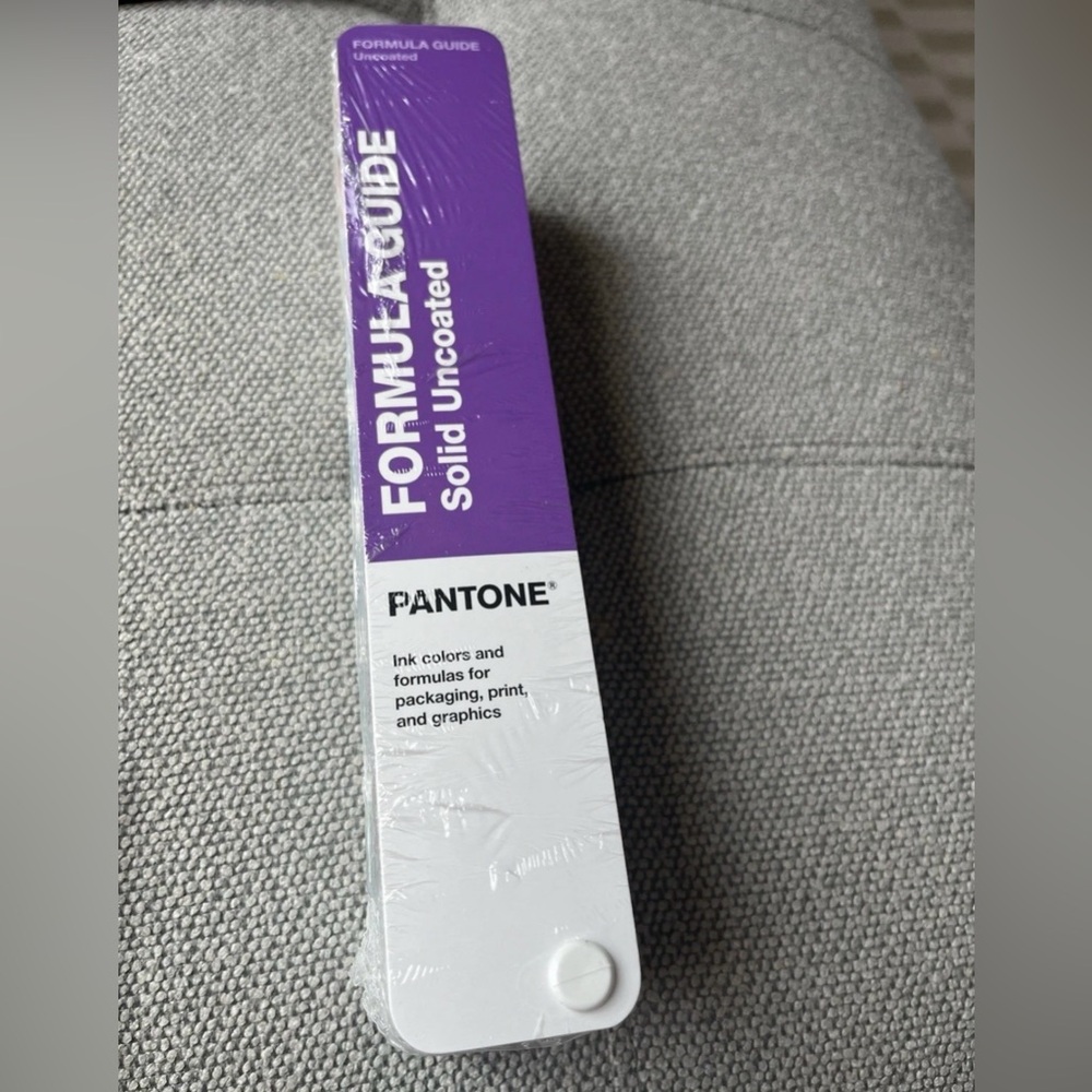 Formula Guide Solid UNCOATED  PANTONE BOOK NEW /Seal